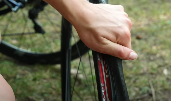 Changing inner tube 2024 on road bike